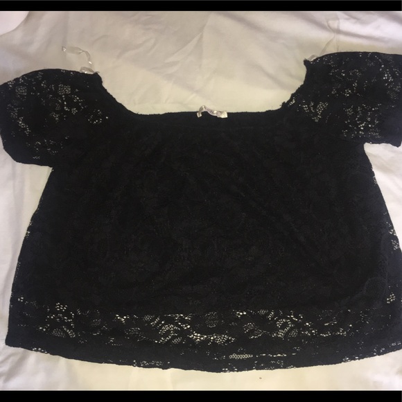 Black off the shoulder top size L - Picture 1 of 3